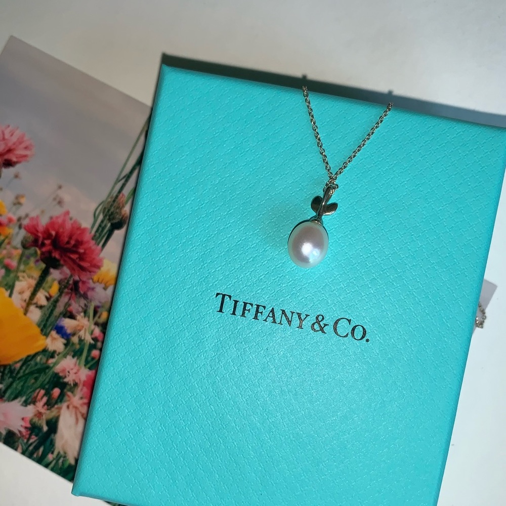 Paloma Picasso Olive Leaf Pearl Pendant